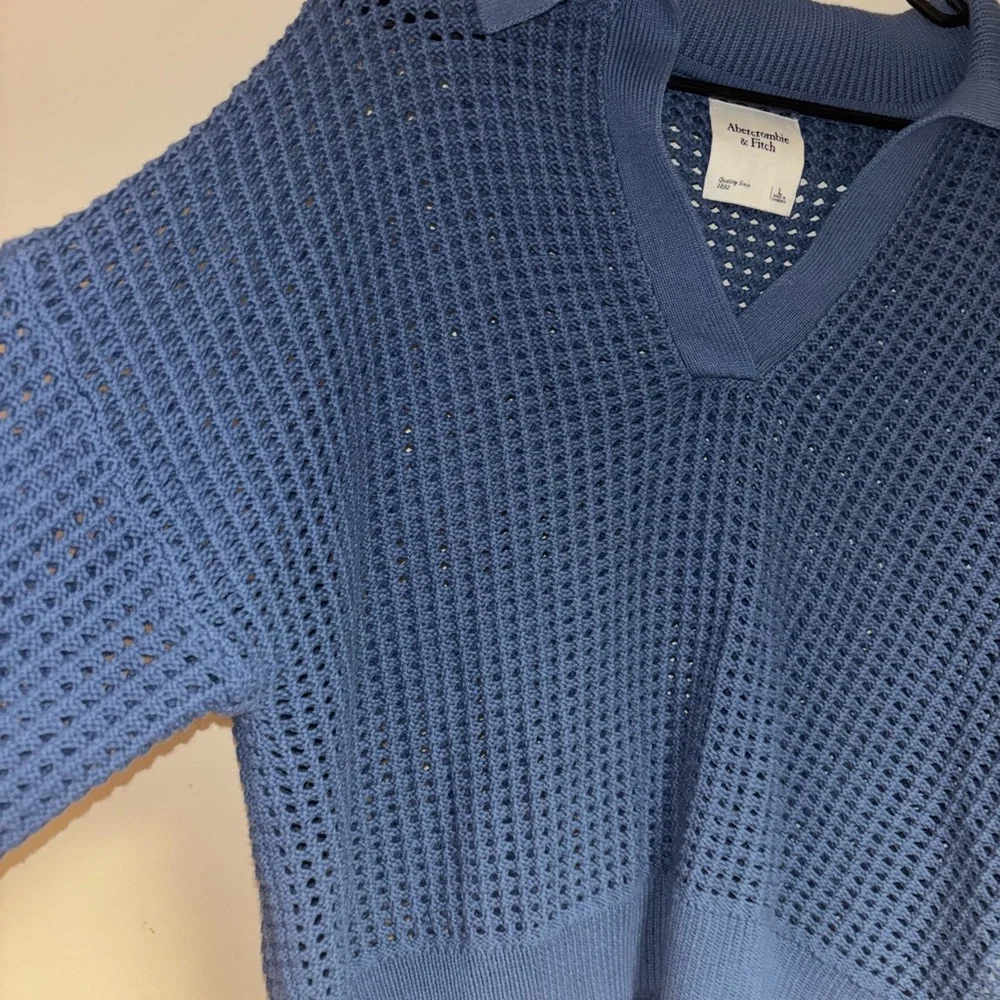 Abercrombie pull over sweater with collar - Picture 2 of 6